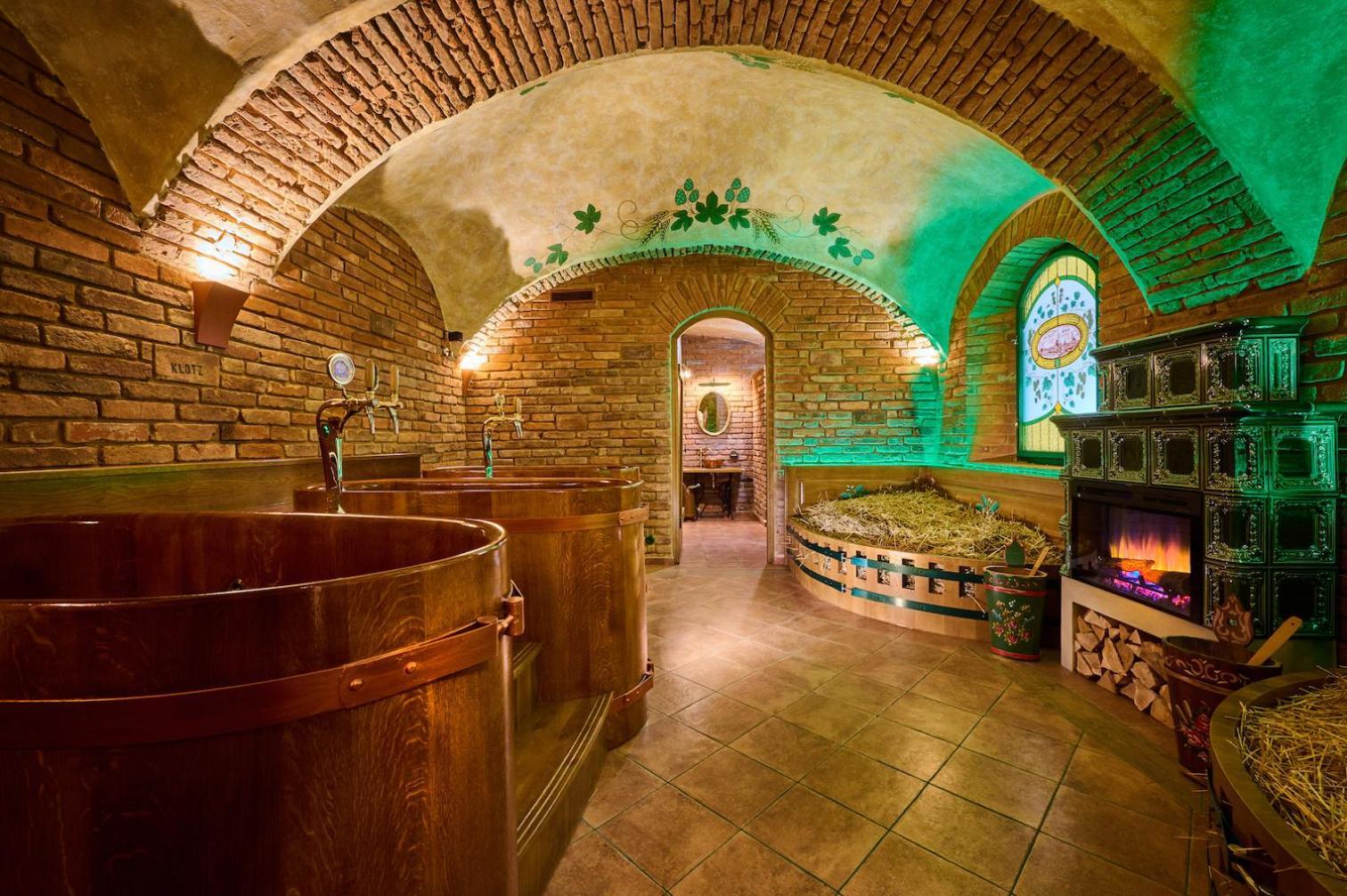 Spa Beerland - At The Golden Lamb Plzen Bagian luar foto